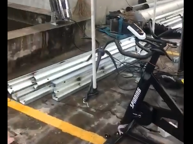 自行车+波光跳泉