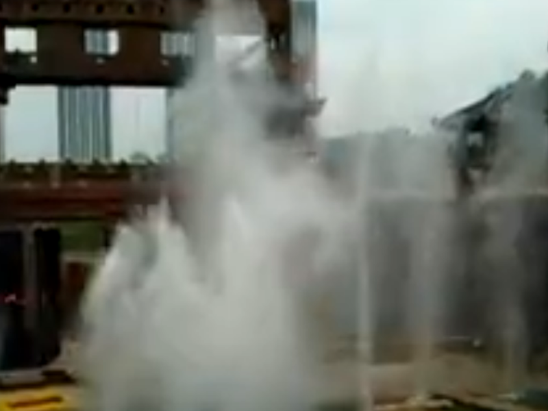 水爆喷泉