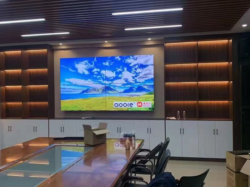 壁挂安装拼接屏