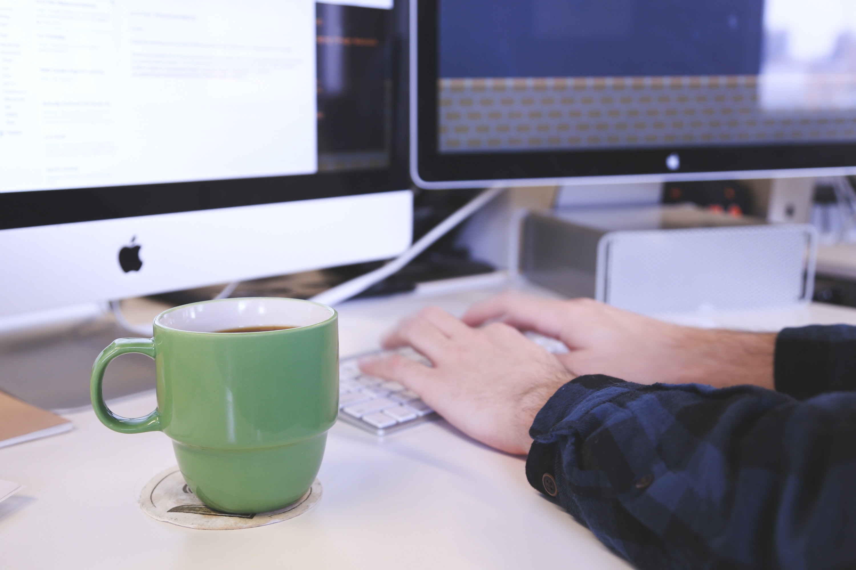 apple-coffee-computer-7372