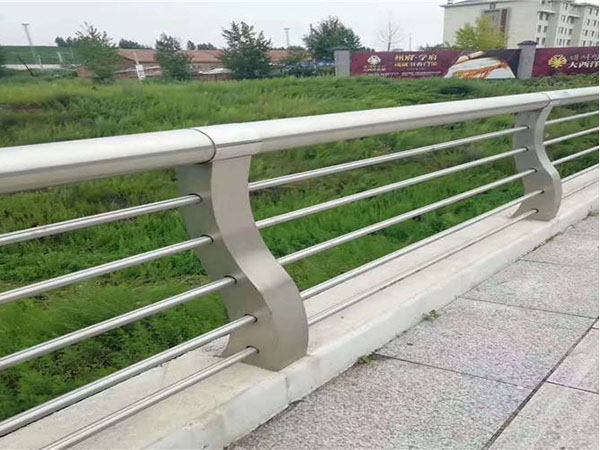 桥梁护栏
