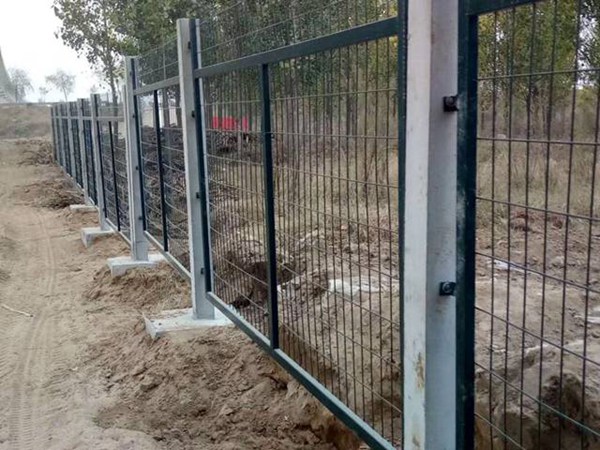 铁路防护网