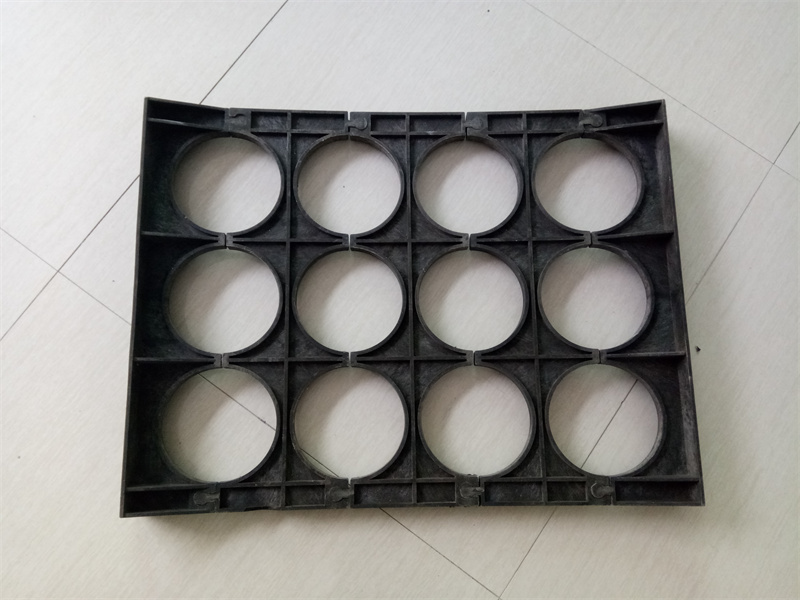 管卡