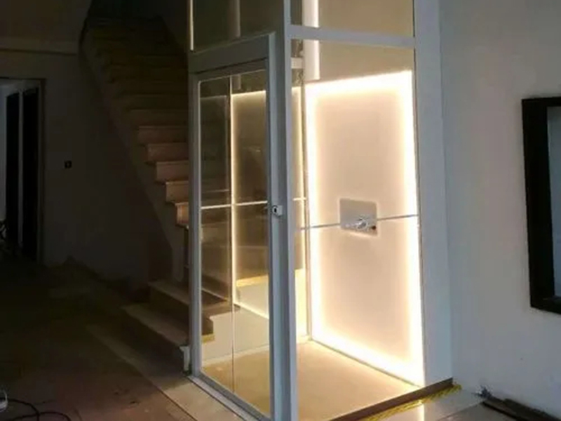 家用电梯