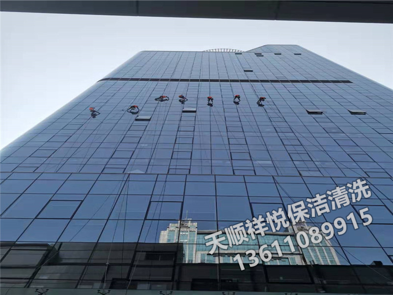 外墙清洗需要哪些证件以及高空作业需要做好哪些