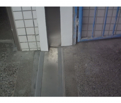 伸缩缝漏水维修