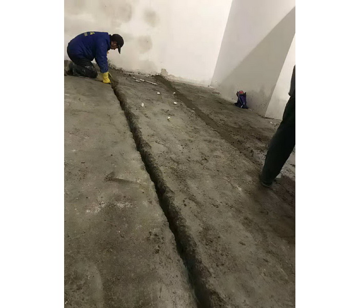 伸缩缝漏水维修