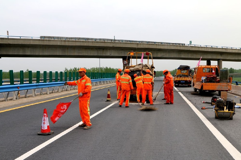 高速道路修补