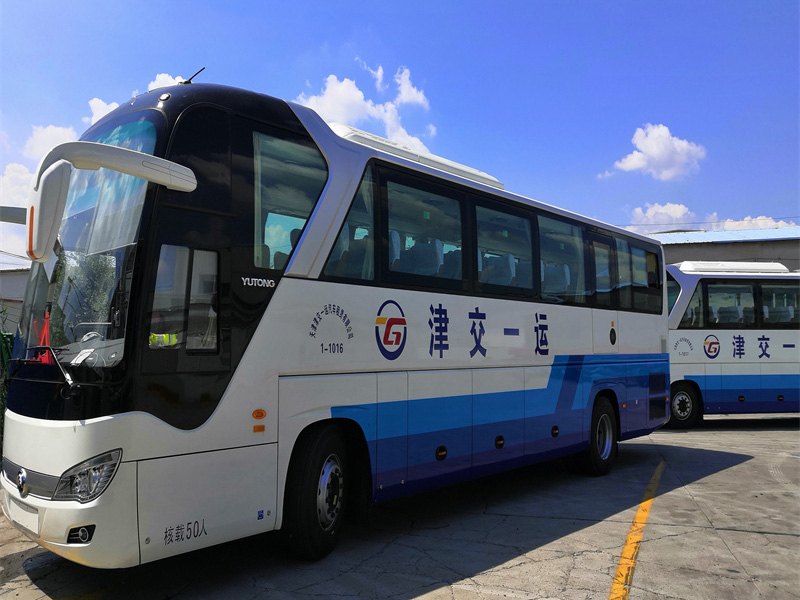大巴车