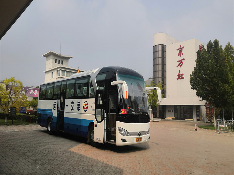 大巴车