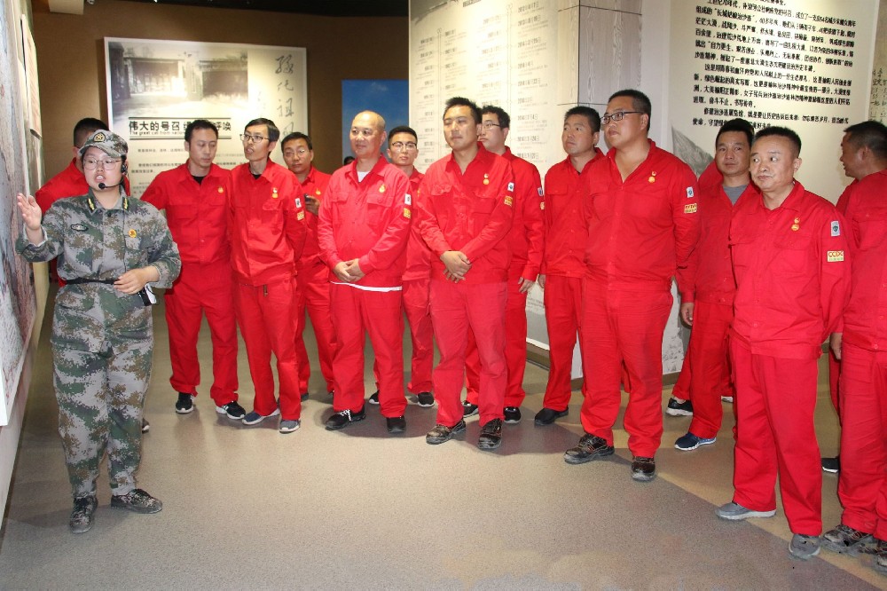 榆林延安石油参观治沙连