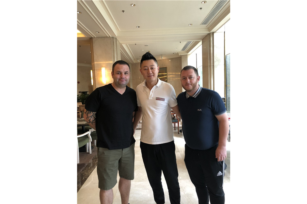 世界冠军马克艾伦及马奎尔