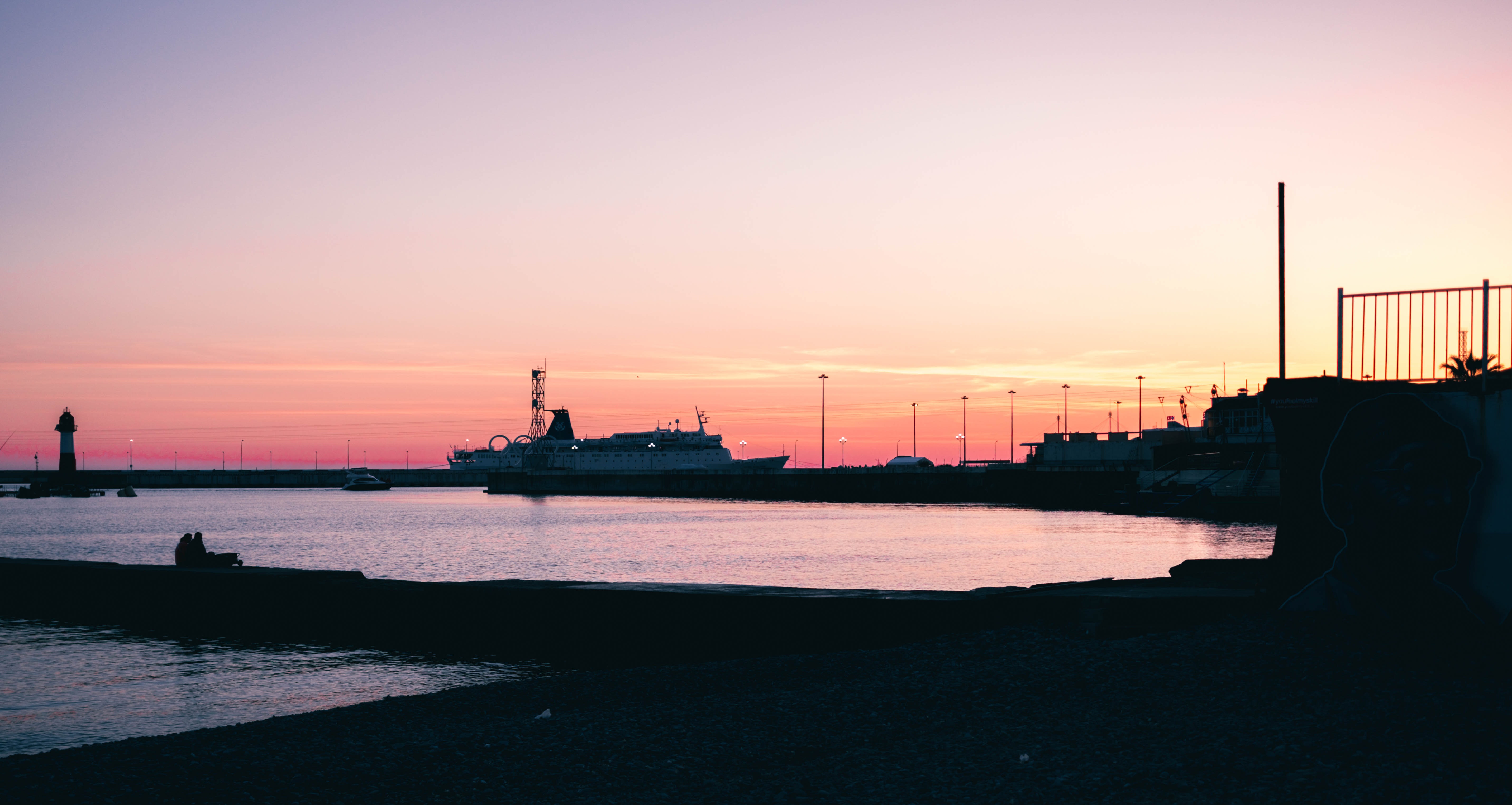 beach-boat-cargo-ship-1117461