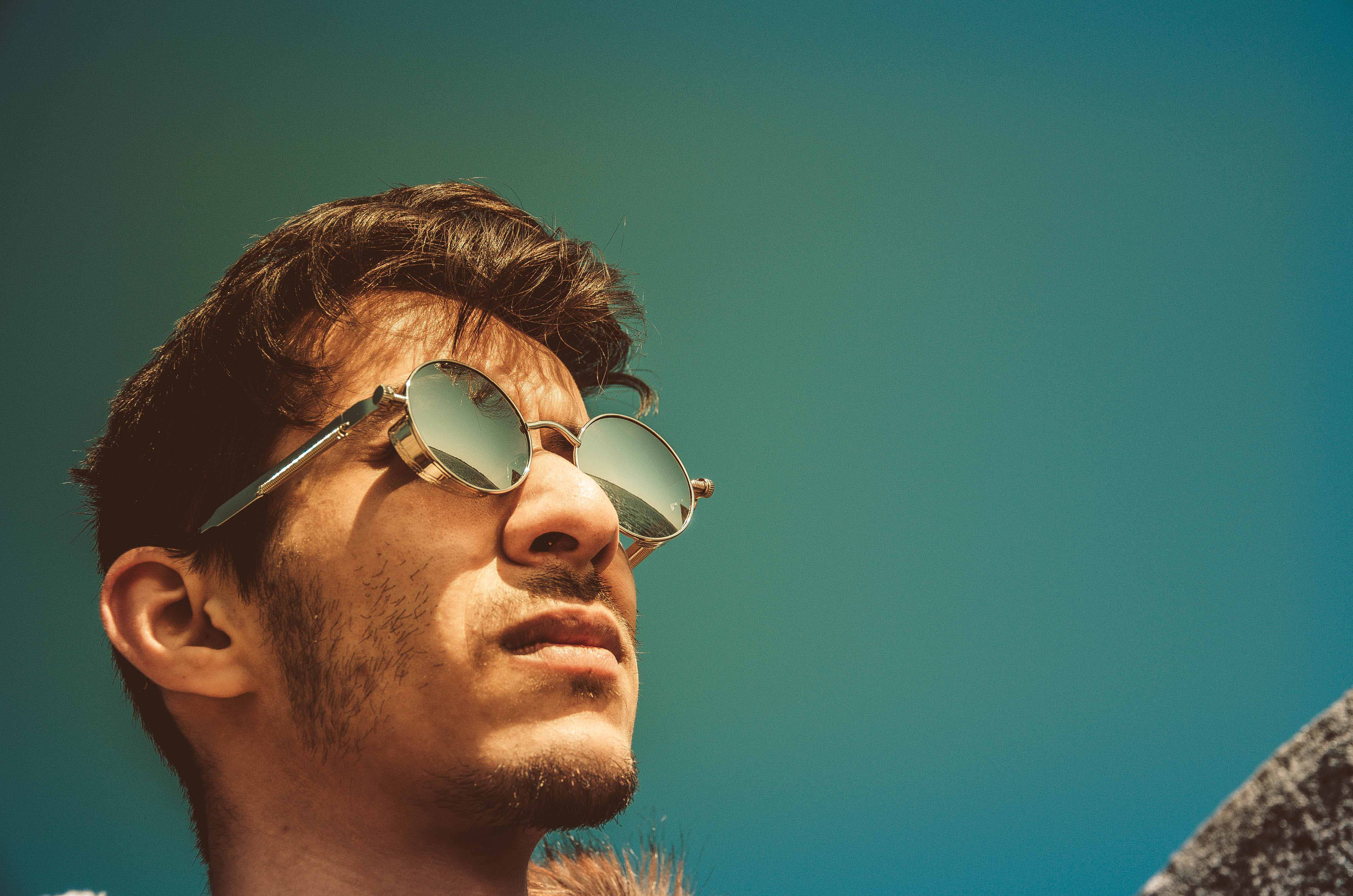 adult-blue-sky-eyewear-343717
