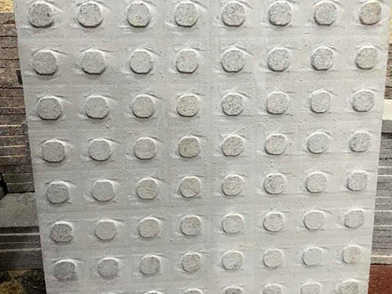 盲点石