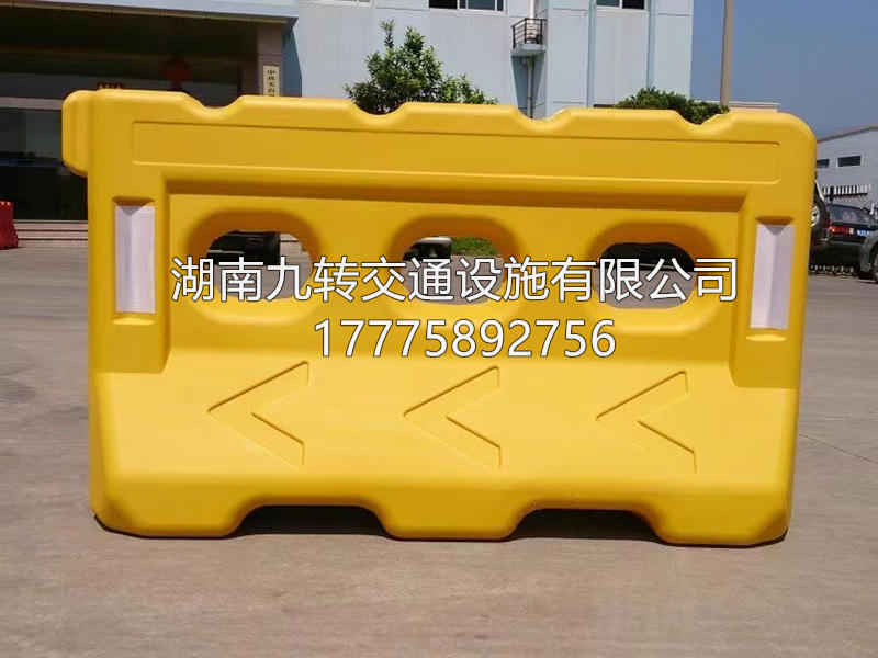 交通水马围挡