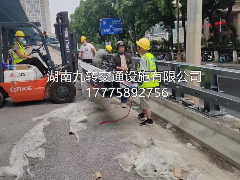 桥梁护栏