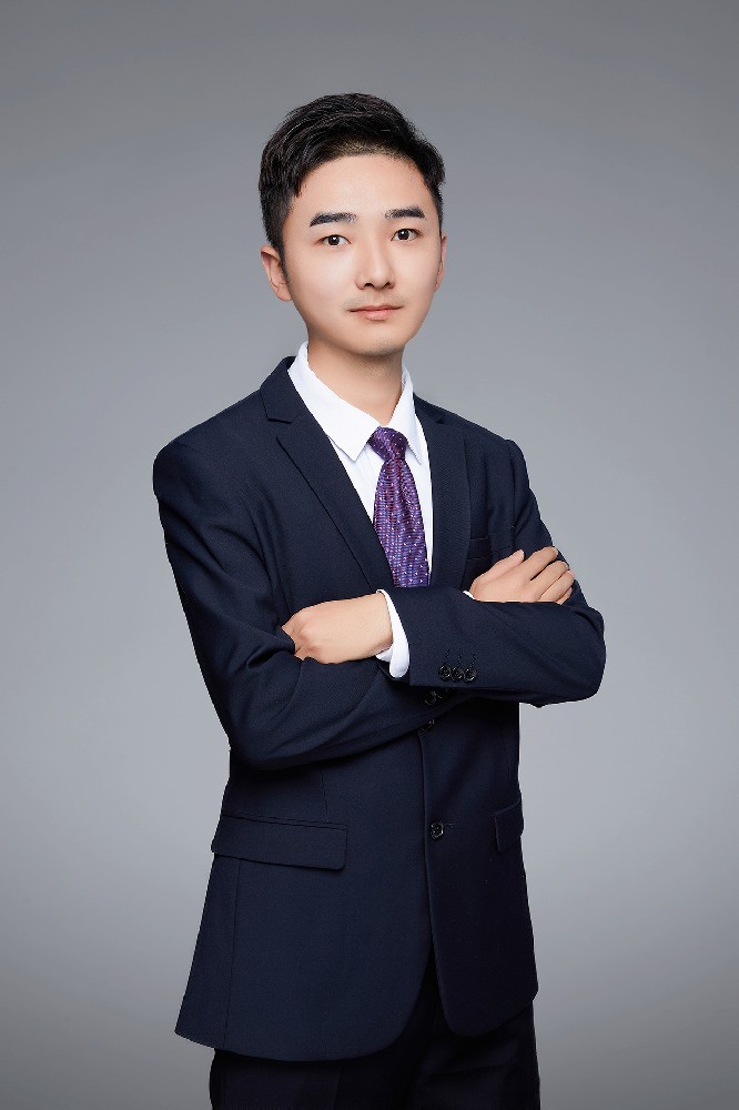 胡一设计总监